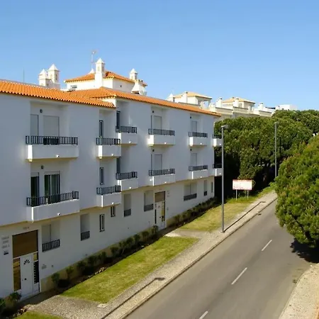 Calm Sunny Near Falesia 公寓